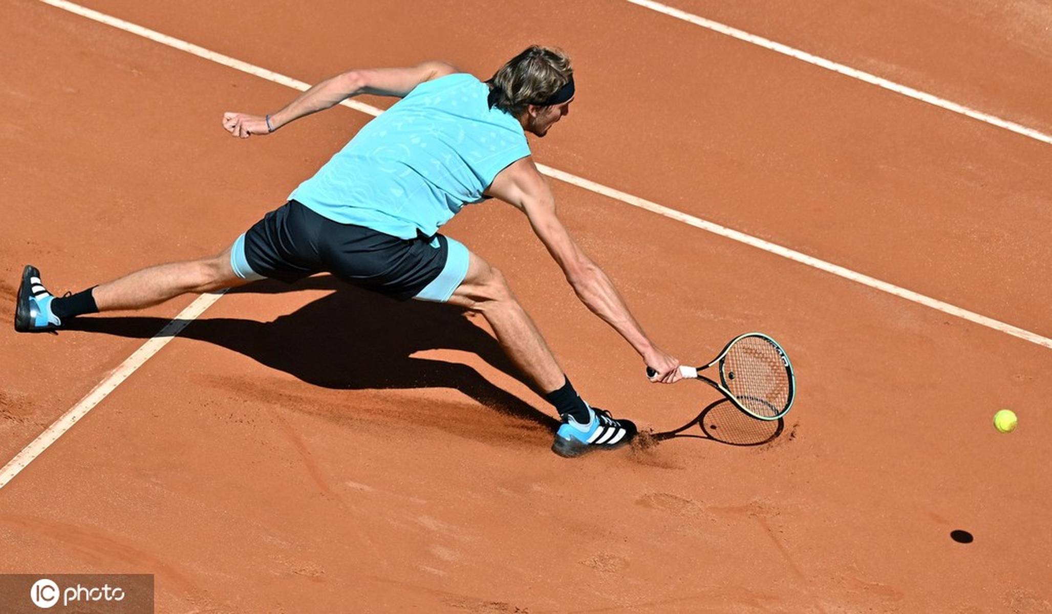 温网鏖战ATP总决赛，西西帕斯关键制胜