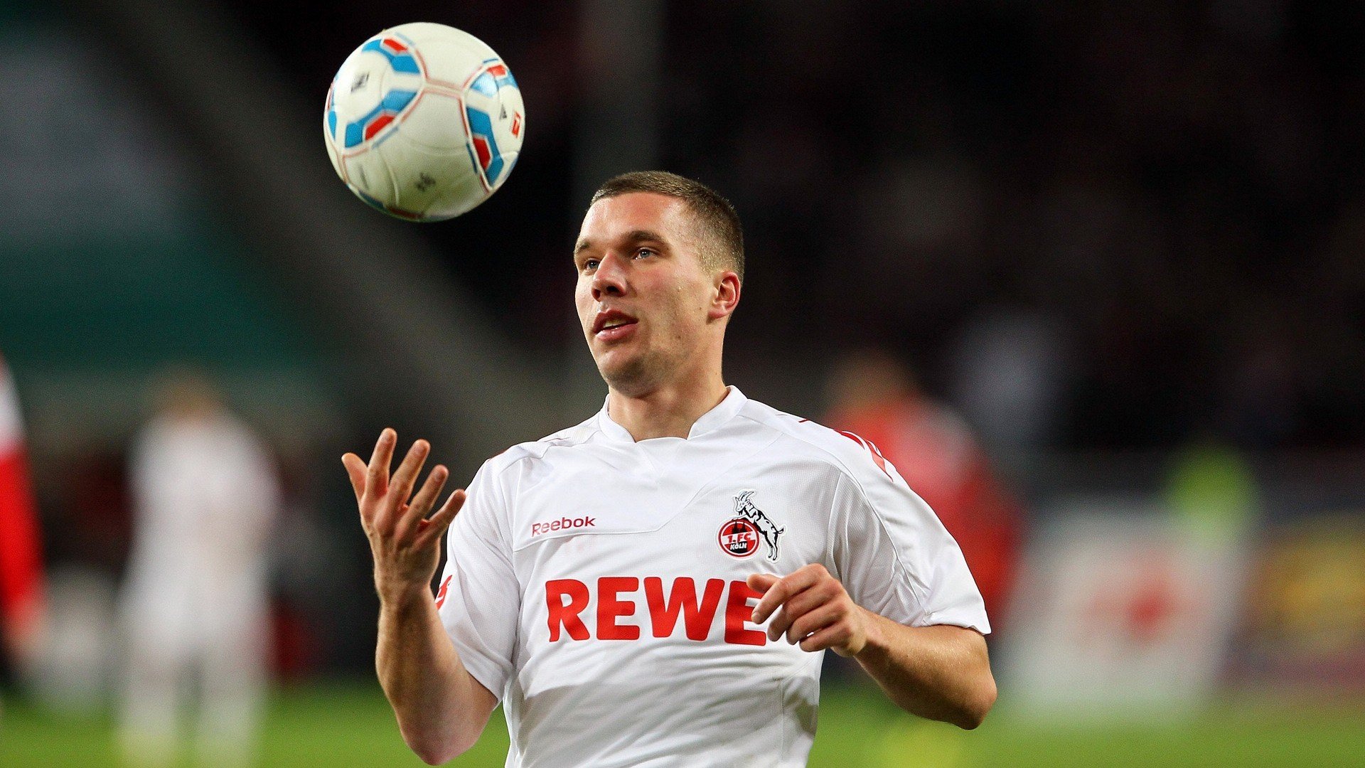 舞台越大越强，恩佐在波兰对阵英格兰的史诗对决中如何定义关键先生