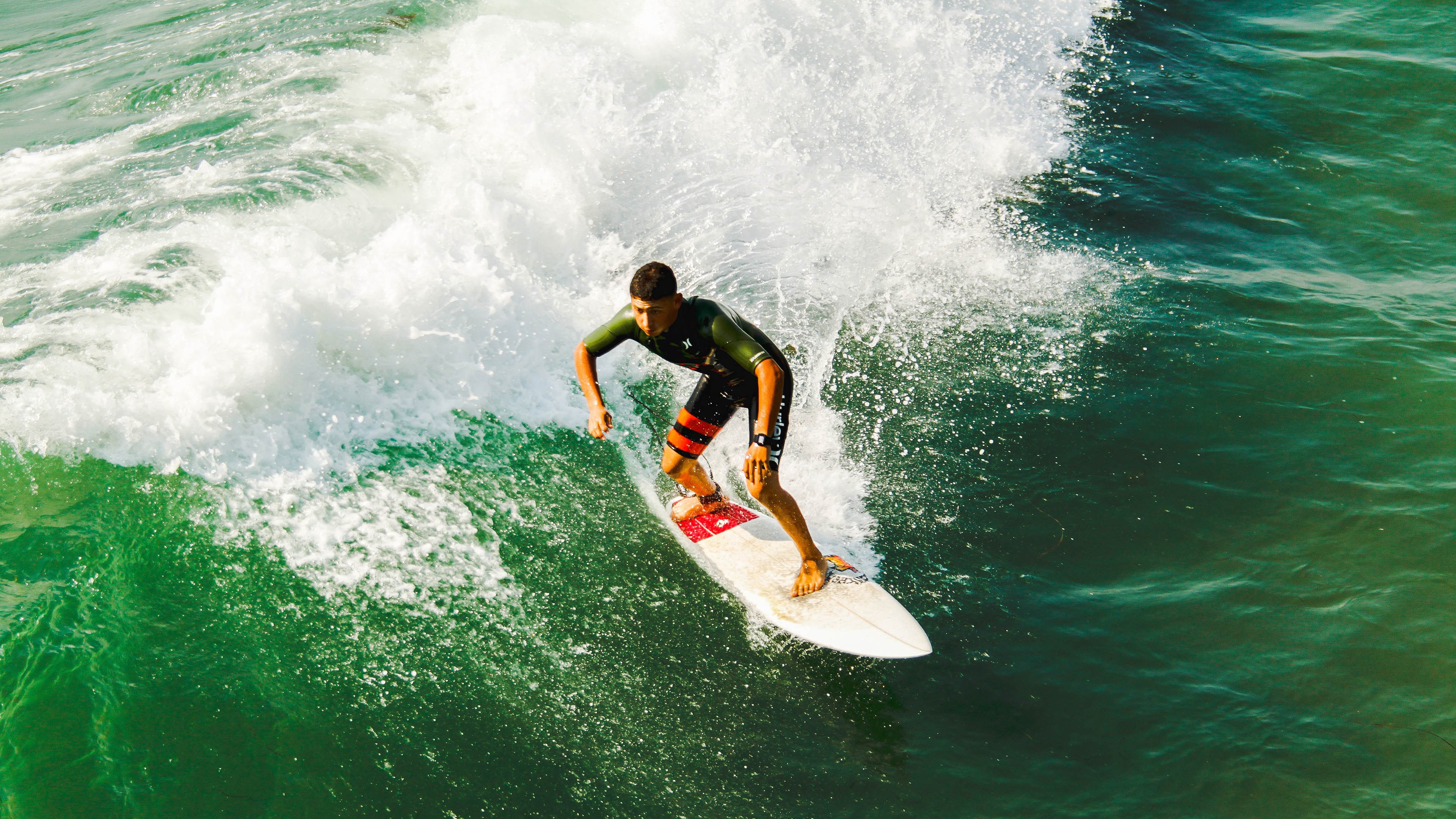 欧冠淘汰赛之夜,阿坎吉再度证明,真正的巨星,就是为大场面而生!