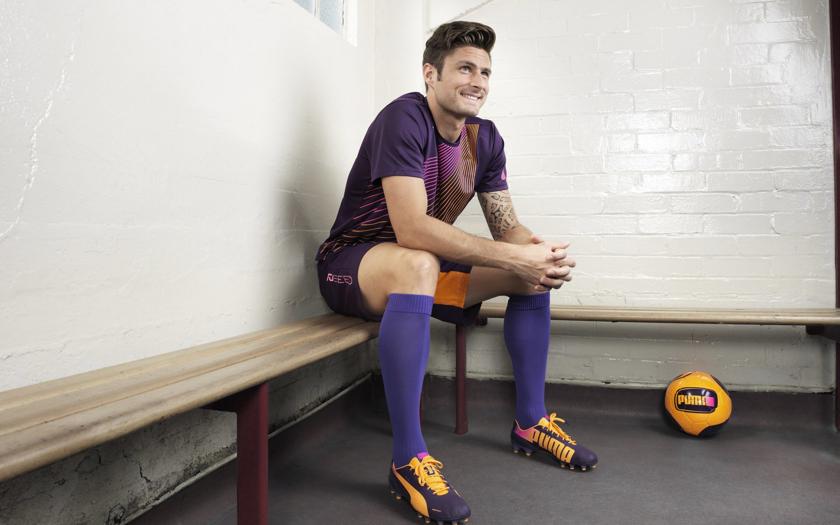 亚洲魔术师与德国战车，当三笘薰的灵性照亮勒沃库森的钢铁洪流